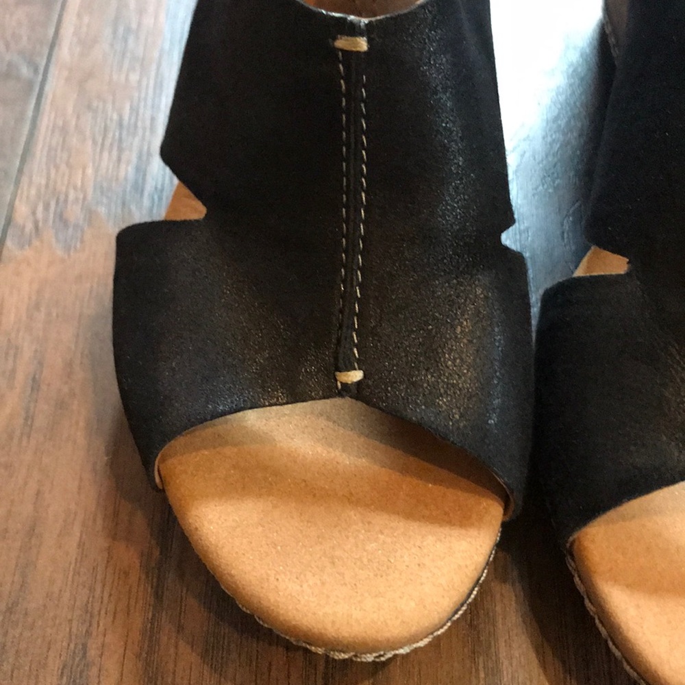 Clark’s Collection Black Suede Wedged Sandals - Picture 7 of 7